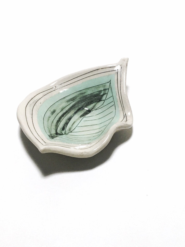 Soap dish, Self Draining, handmade ceramic dish